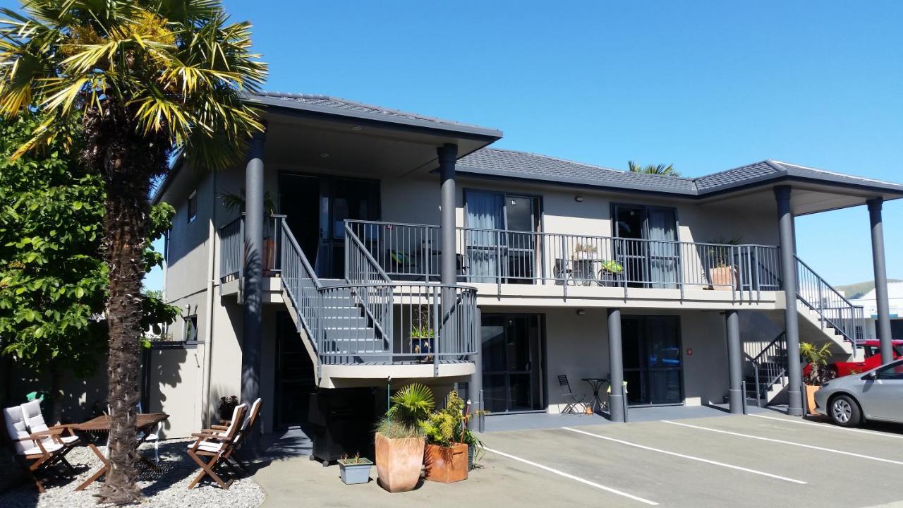 Blenheim Palms Motel Kültér fotó